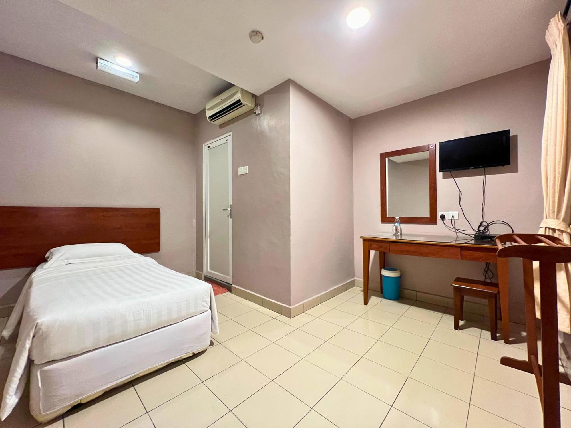 Tropicana Hotel Gemas Exterior photo