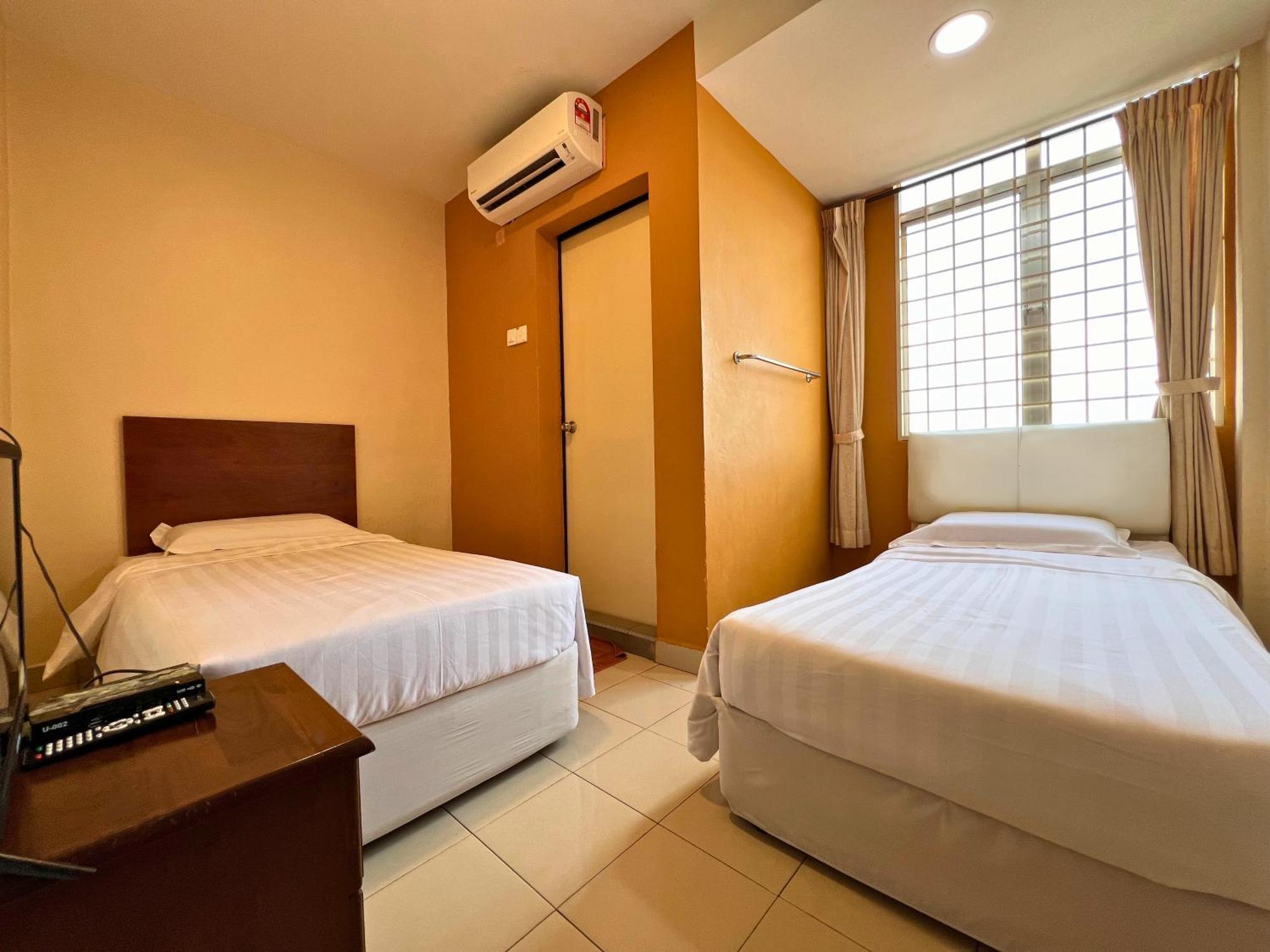 Tropicana Hotel Gemas Exterior photo